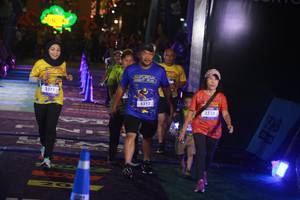 BIB: 32713, 4212, 3125
                            <button type="button" onclick="openModal(26275191)" class="btn btn-primary btn-sm float-right btn-popup" data-toggle="modal" data-target=".modal-high-quality">
                        <i class="fas fa-shopping-cart"></i> Add to Cart
                    </button>
                                            <button type="button" onclick="isThisMe(26275191, true)" class="btn btn-success btn-sm float-right btn-popup btn-isme hidden" data-toggle="tooltip" data-placement="bottom" title="นี่คือรูปของคุณใช่ไหม คลิกที่นี่เพื่อเอาเข้าอัลบั้ม">
                        <i class="fas fa-plus"></i> Add to album
                    </button>
                    <button type="button" onclick="isThisMe(26275191, false)" class="btn btn-warning btn-sm float-right btn-popup btn-isnotme hidden">
                        <i class="fas fa-ban"></i> Remove from album
                    </button>